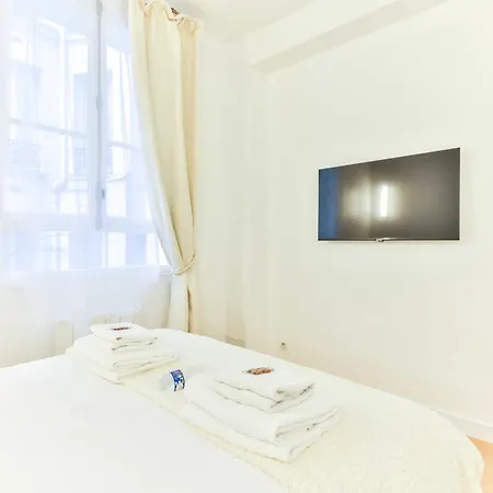 Apartment Charming 2br - 6p - Eiffel Tower Paris